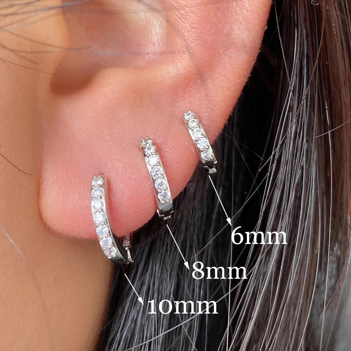 Pendientes Huggie Acero Inoxidable con Circonita Mini Aros Cartílago
