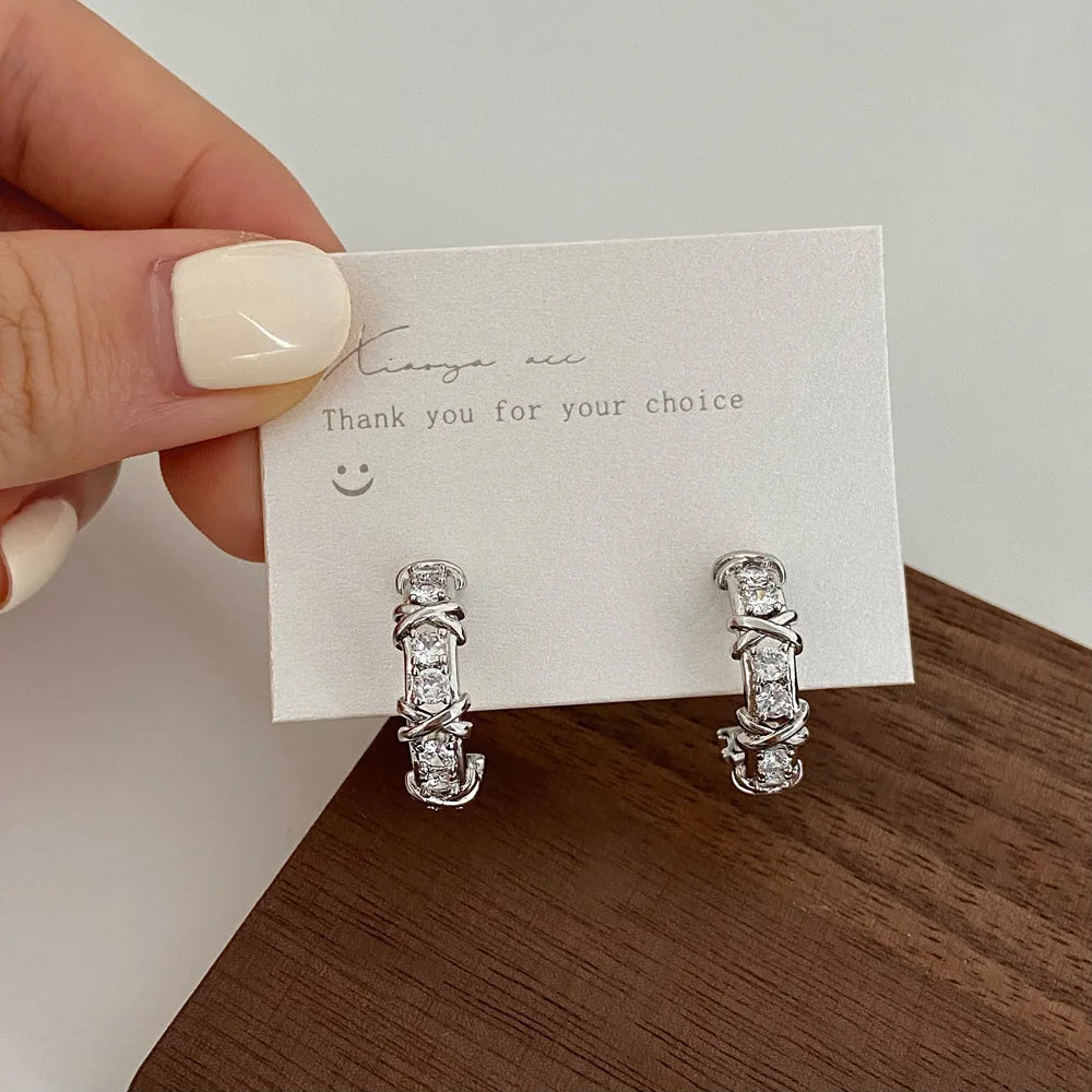 Pendientes Vintage CC Cruz con Circonitas Estilo Coreano Elegante