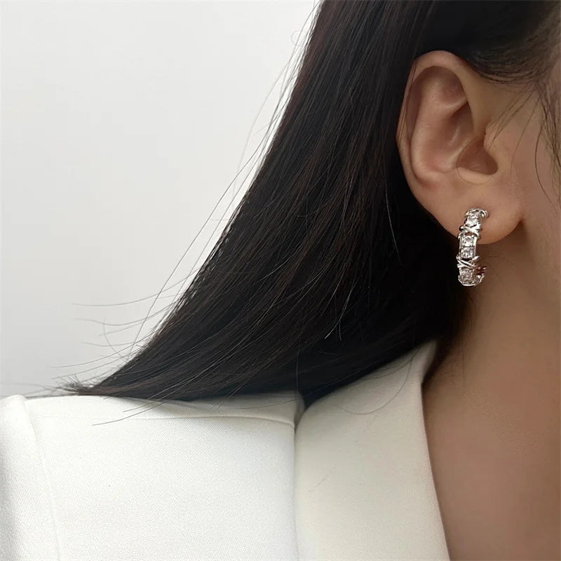 Pendientes Vintage CC Cruz con Circonitas Estilo Coreano Elegante